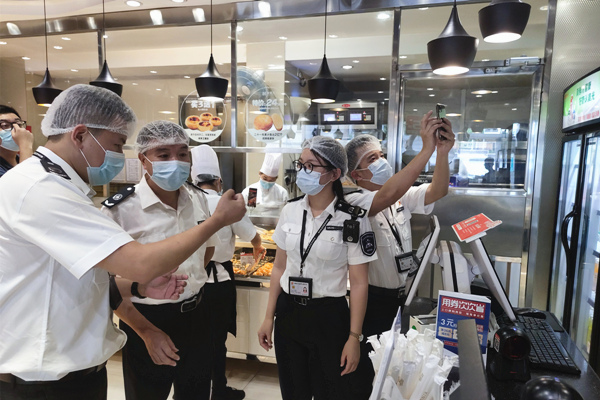 市市场监管局开元局开展“创三城”之农村假冒伪劣食品安全治理统一执法行动.jpg