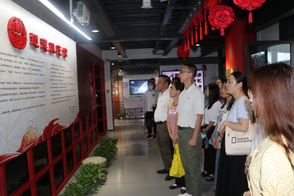 6.前往开元道德风范倌开展现场教学.JPG