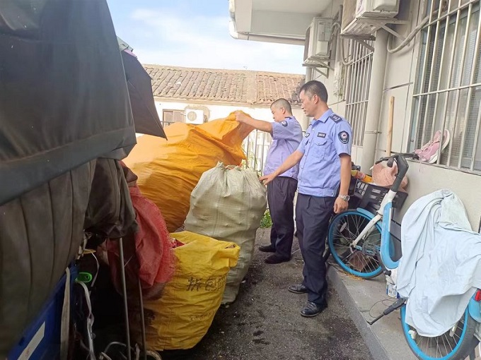 福城街道网格系统扎实开展节日安全巡查工作3.jpg