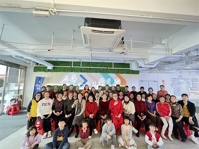 福城街道章阁社区开展“欢聚一堂，共话腊八”长者茶话会活动4.jpg