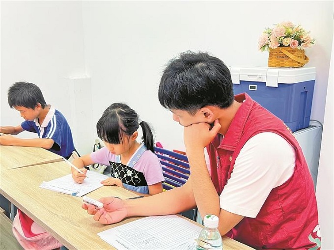 福城街道四和社区暑期课业辅导班正式开课.jpg