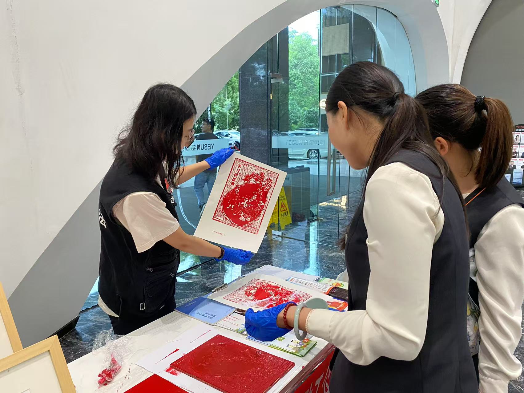 2025年8月6日观澜街道司法所进园区开展“法治伴企行，服务零距离”惠企助工公共法律服务活动（银星）.jpg