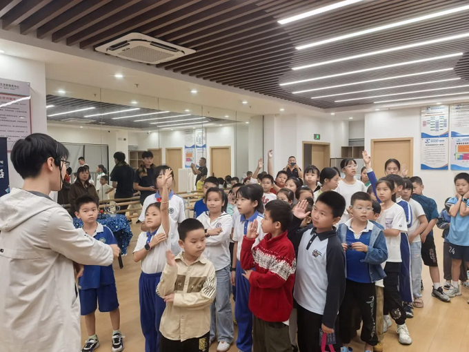 福城街道桔塘社区-当社区变成“科学城堡”：桔塘这样点亮孩子的第一个科学梦.webp.png