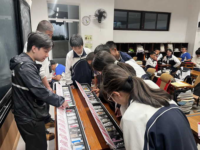 福城街道禁毒宣传进校园，为行知学子送上寒假前“安全课”3.webp.png