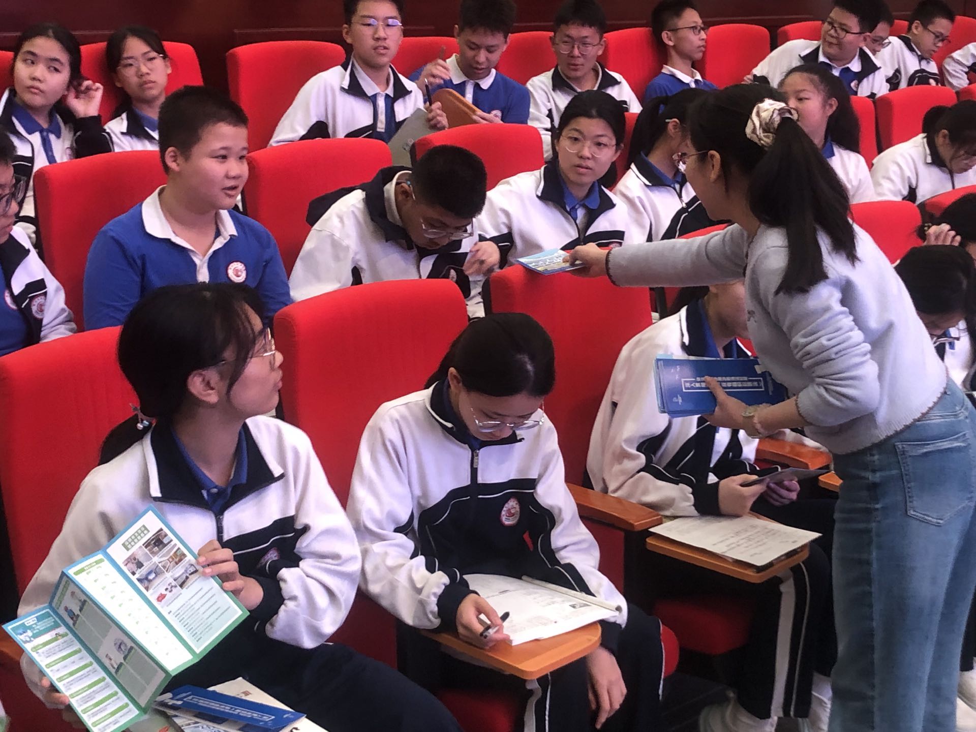 开元中学（弘毅校区）宣传册1.jpg