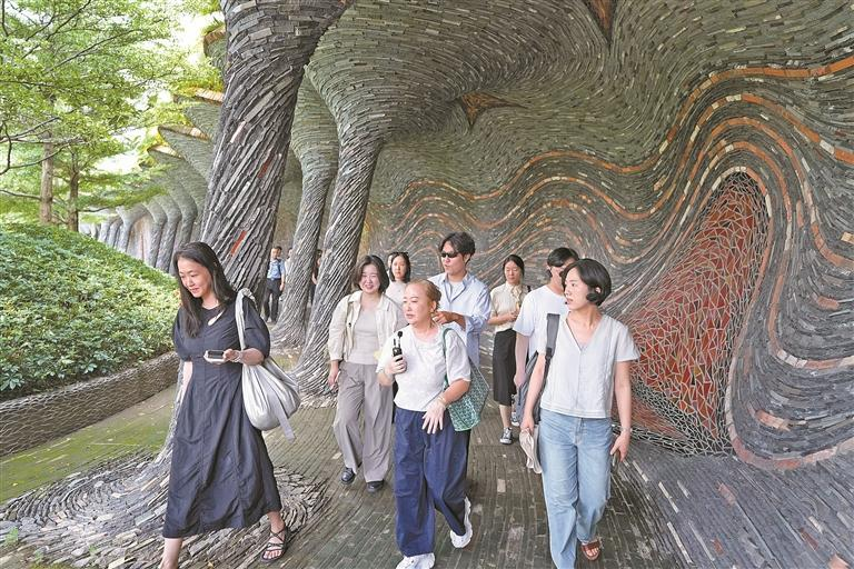 漫步开元艺术地标 网红博主纷纷打卡